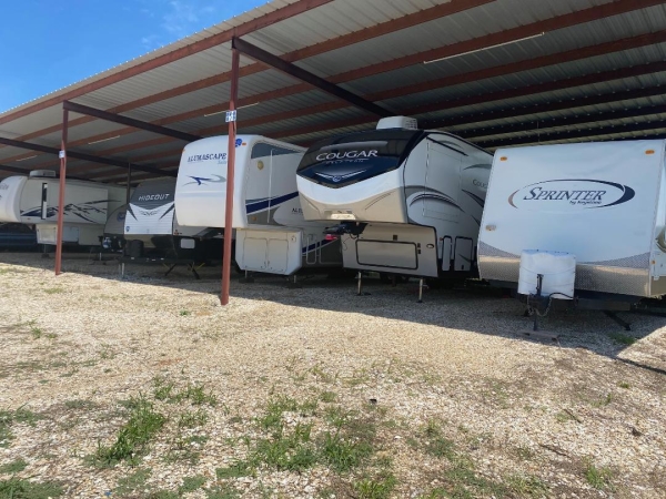 Facility photo: //images.sparefoot.com/medium/241449686fd7f7e0f03.jpg