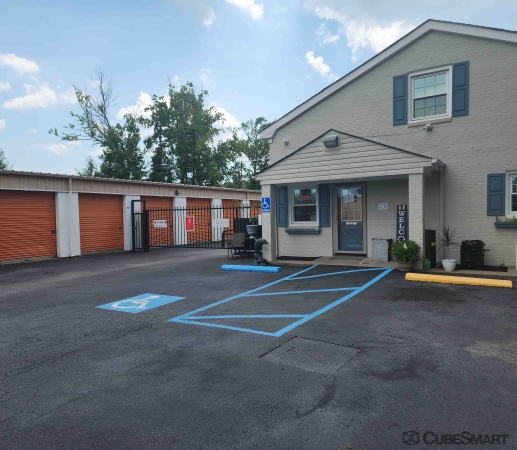 Storage Units at CubeSmart Self Storage - Holland Road - 3213 Holland Road