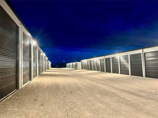 Facility photo: //images.sparefoot.com/medium/241458686fe69050fd8.jpg