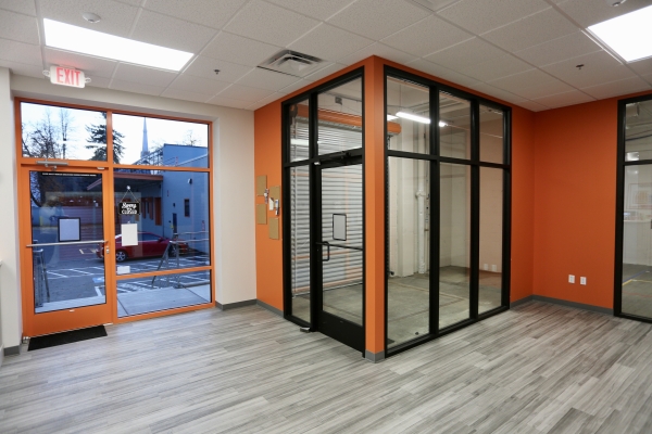 Facility photo: //images.sparefoot.com/medium/241460694ac7bd9aab0.jpg