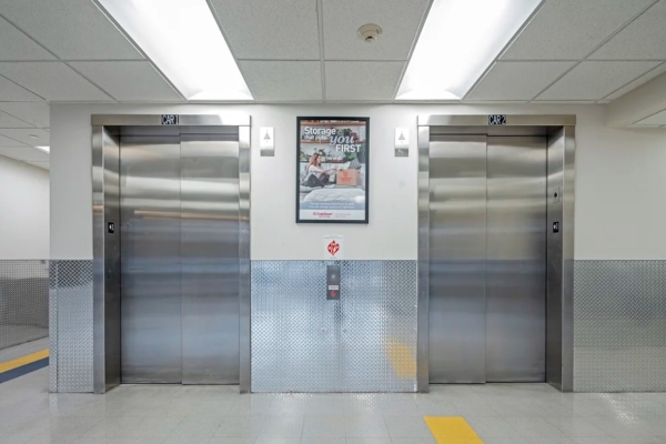 Facility photo: //images.sparefoot.com/medium/24147068d2c41994a1b.jpg