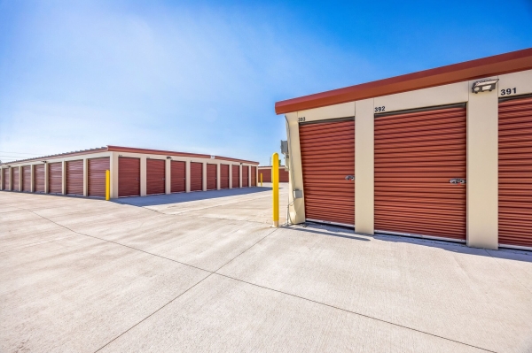 Facility photo: //images.sparefoot.com/medium/241472687002bb90306.jpg
