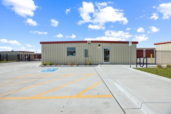 Facility photo: //images.sparefoot.com/medium/241472687002c050225.jpg