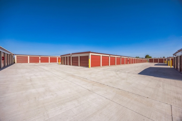 Facility photo: //images.sparefoot.com/medium/241472687002c1cbc51.jpg