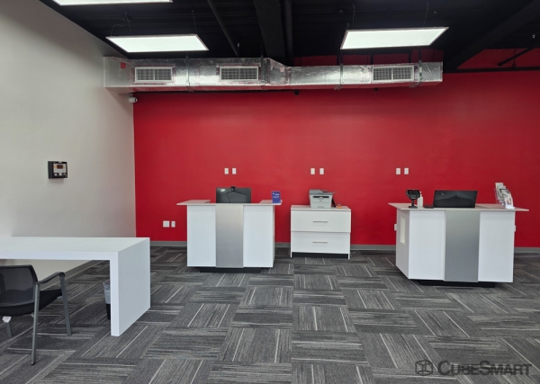 Facility photo: //images.sparefoot.com/medium/241477688330971d449.jpg