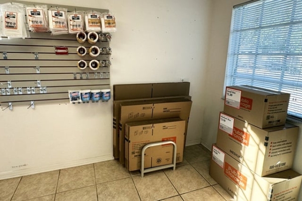Facility photo: //images.sparefoot.com/medium/24148369ff3292d5792.jpg