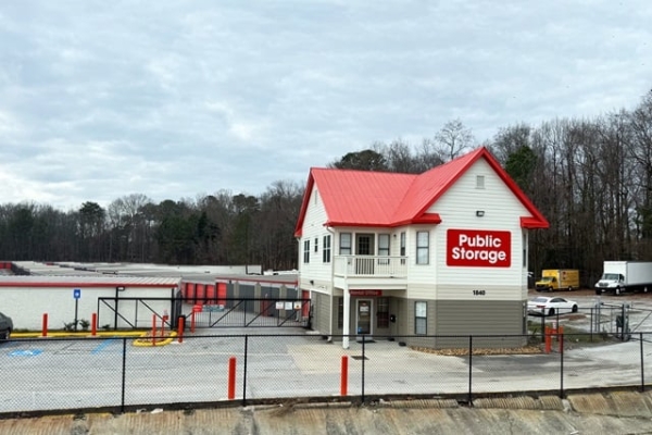 Facility photo: //images.sparefoot.com/medium/24148469f4a83ec2142.jpg