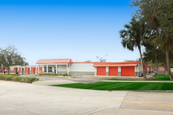 Facility photo: //images.sparefoot.com/medium/24149469ff32c984bfe.jpg