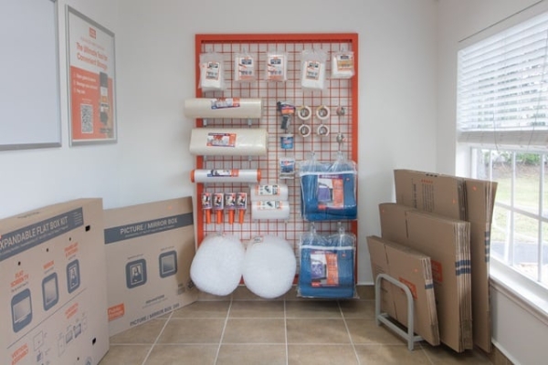 Facility photo: //images.sparefoot.com/medium/24149469ff32cb6a979.jpg