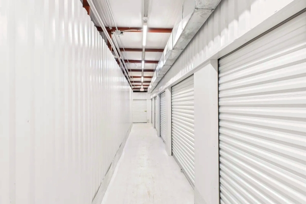 Facility photo: //images.sparefoot.com/medium/24151168dadf4cb5f03.jpg