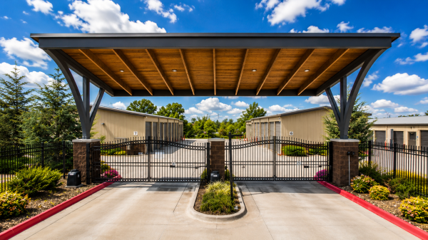 Facility photo: //images.sparefoot.com/medium/2415226a0db8b00d8df.png