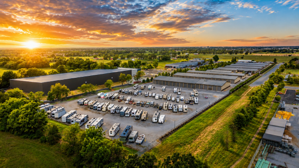 Facility photo: //images.sparefoot.com/medium/2415226a0db8b44bf6d.png