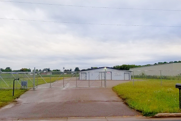 Facility photo: //images.sparefoot.com/medium/241525689e33a87c5dc.jpg