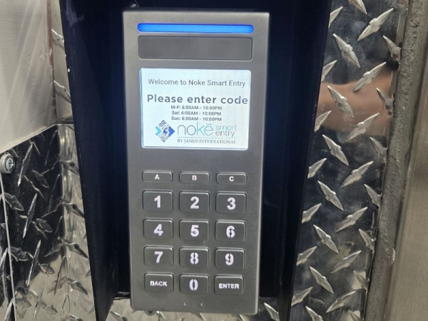 Facility photo: //images.sparefoot.com/medium/2415276904fcf2c9b55.jpg