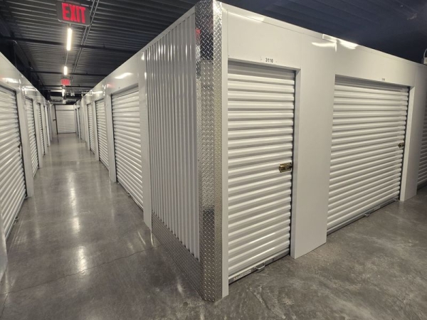 Facility photo: //images.sparefoot.com/medium/24153369028c77c92b2.jpg