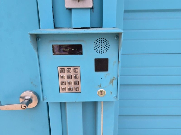 Facility photo: //images.sparefoot.com/medium/2415366908ef1d0caf2.jpg