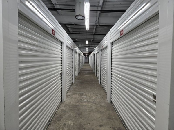 Facility photo: //images.sparefoot.com/medium/24153769038ffb5e019.jpg