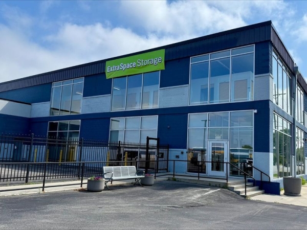 Facility photo: //images.sparefoot.com/medium/2415386903913fce481.jpg