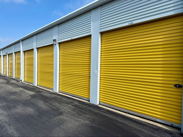 Facility photo: //images.sparefoot.com/medium/241538690391409d3ff.jpg