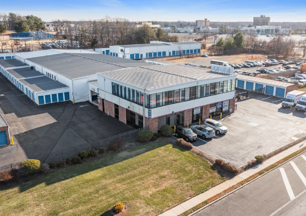 Facility photo: //images.sparefoot.com/medium/24154168a47b2b3a7e4.png