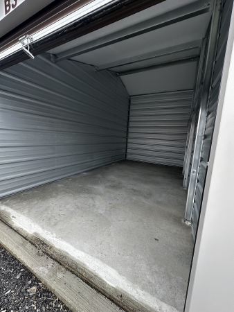 Facility photo: //images.sparefoot.com/medium/2415436877b8e7bd9f7.jpeg