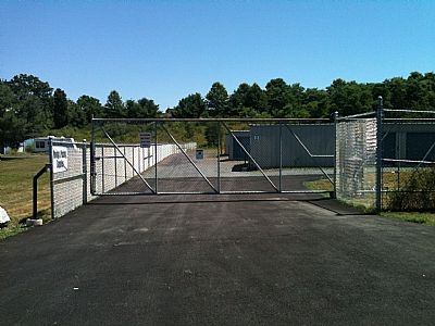 Facility photo: //images.sparefoot.com/medium/2415476877bfb2291c3.jpg
