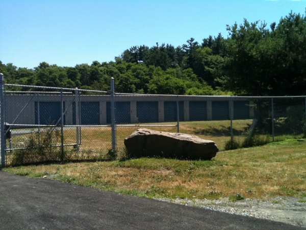 Facility photo: //images.sparefoot.com/medium/2415476877bfb546c0b.jpeg