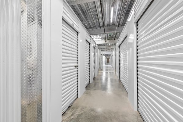 Facility photo: //images.sparefoot.com/medium/24155068e7f62c8b6f9.jpg