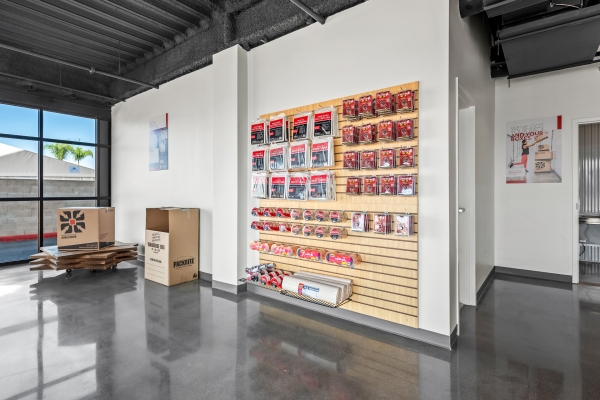 Facility photo: //images.sparefoot.com/medium/24155068e7f63566955.jpg