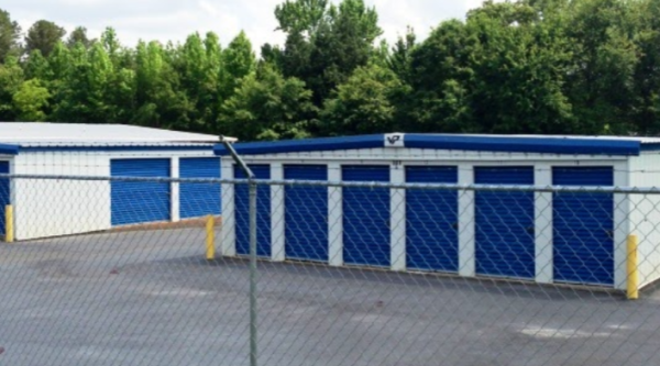 Facility photo: //images.sparefoot.com/medium/241558687915f98fdd5.png