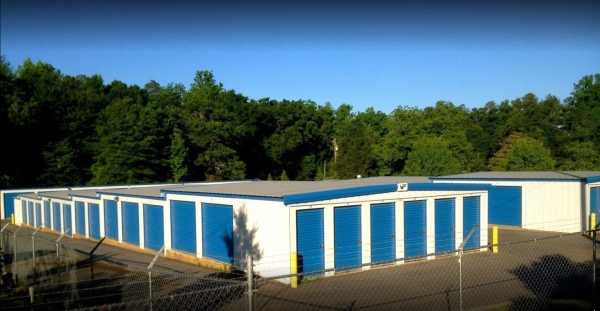 Facility photo: //images.sparefoot.com/medium/241558687915fb20e42.jpg