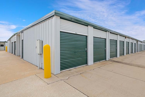 Facility photo: //images.sparefoot.com/medium/241563687a66732cde6.jpg