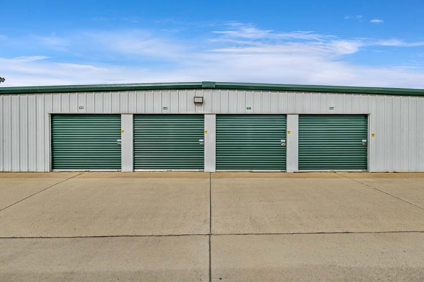 Facility photo: //images.sparefoot.com/medium/241564687ab70b87644.jpg