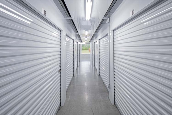 Facility photo: //images.sparefoot.com/medium/241565687ab59a6ee41.jpg