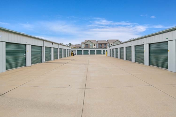 Facility photo: //images.sparefoot.com/medium/241565687ab59c2e81f.jpg