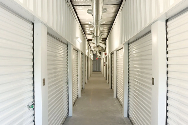 Facility photo: //images.sparefoot.com/medium/24157368a3516a956a6.jpg