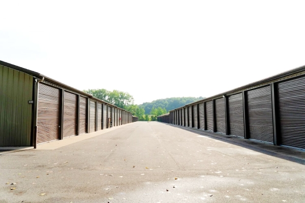 Facility photo: //images.sparefoot.com/medium/24157468a89c519b623.jpg