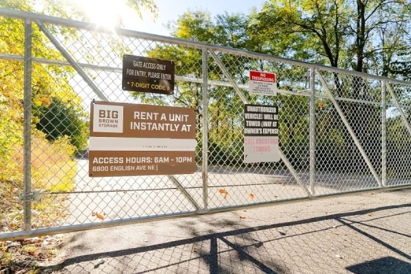 Facility photo: //images.sparefoot.com/medium/24157468a8cac2c9151.jpg