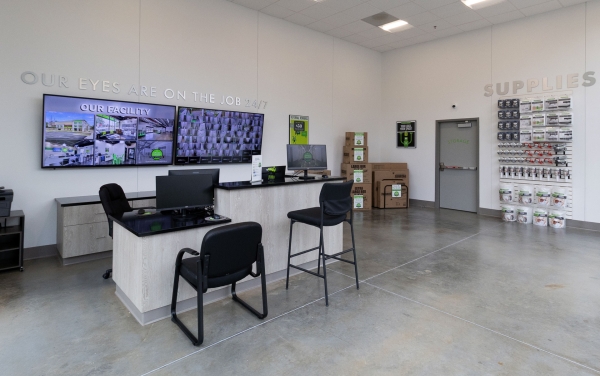 Facility photo: //images.sparefoot.com/medium/24157668dad19d2cbed.jpg