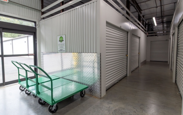 Facility photo: //images.sparefoot.com/medium/24157668dad19e6ca28.jpg