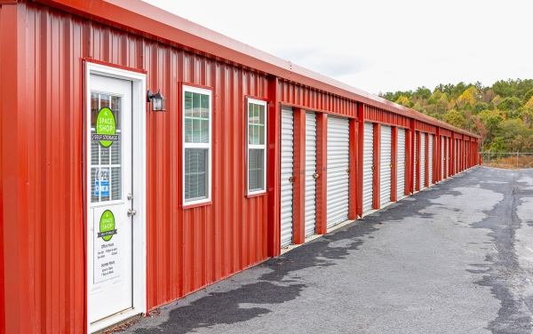 Facility photo: //images.sparefoot.com/medium/241577690cfc722b364.jpg