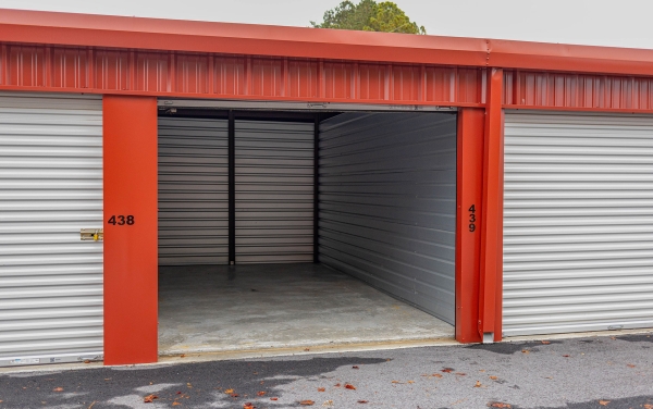 Facility photo: //images.sparefoot.com/medium/241577690cfc7866147.jpg