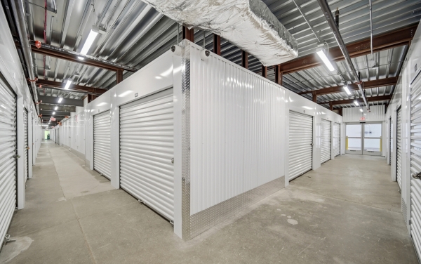 Facility photo: //images.sparefoot.com/medium/24157869f378142c2f3.jpg