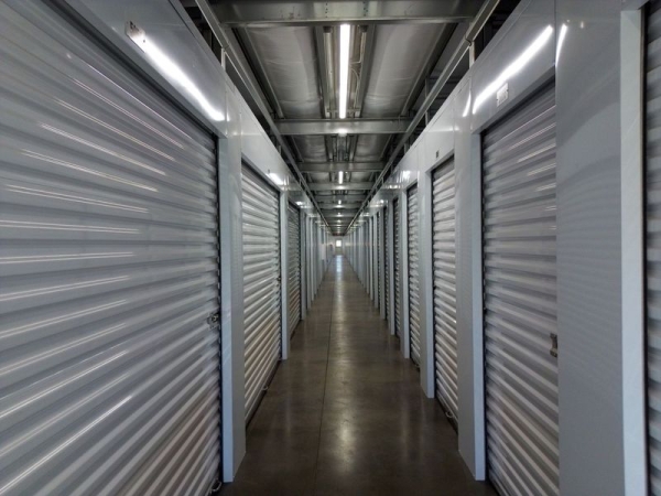 Facility photo: //images.sparefoot.com/medium/2415806904fa5a6e1d8.jpg