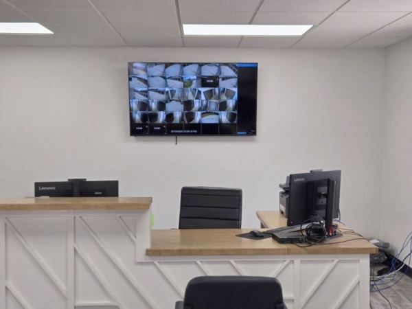 Facility photo: //images.sparefoot.com/medium/241583690285d30251c.jpg