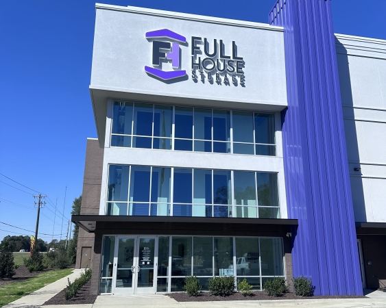 Facility photo: //images.sparefoot.com/medium/24159568fa5130d9d4b.jpg