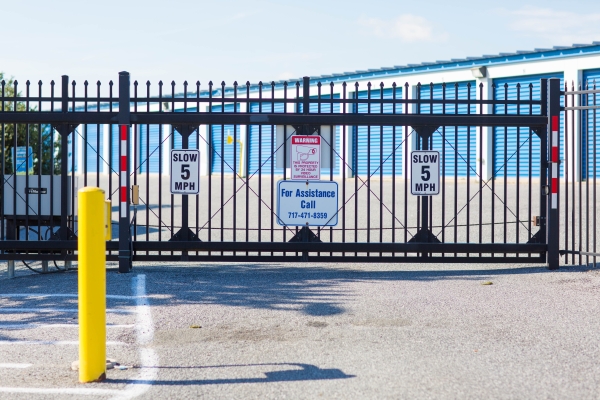 Facility photo: //images.sparefoot.com/medium/2416006881712d3680d.jpg