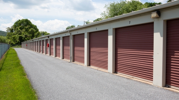 Facility photo: //images.sparefoot.com/medium/241602688173ad1be29.jpg