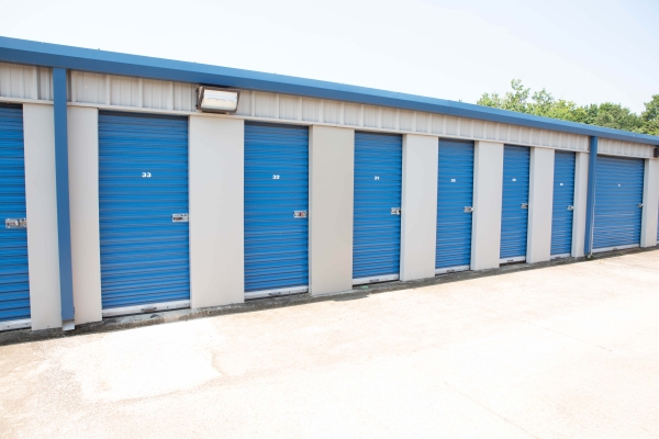 Facility photo: //images.sparefoot.com/medium/2416046a3aefdc2e363.jpg