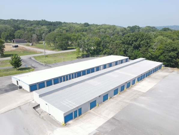 Facility photo: //images.sparefoot.com/medium/2416046a3aefdfd95fe.jpg